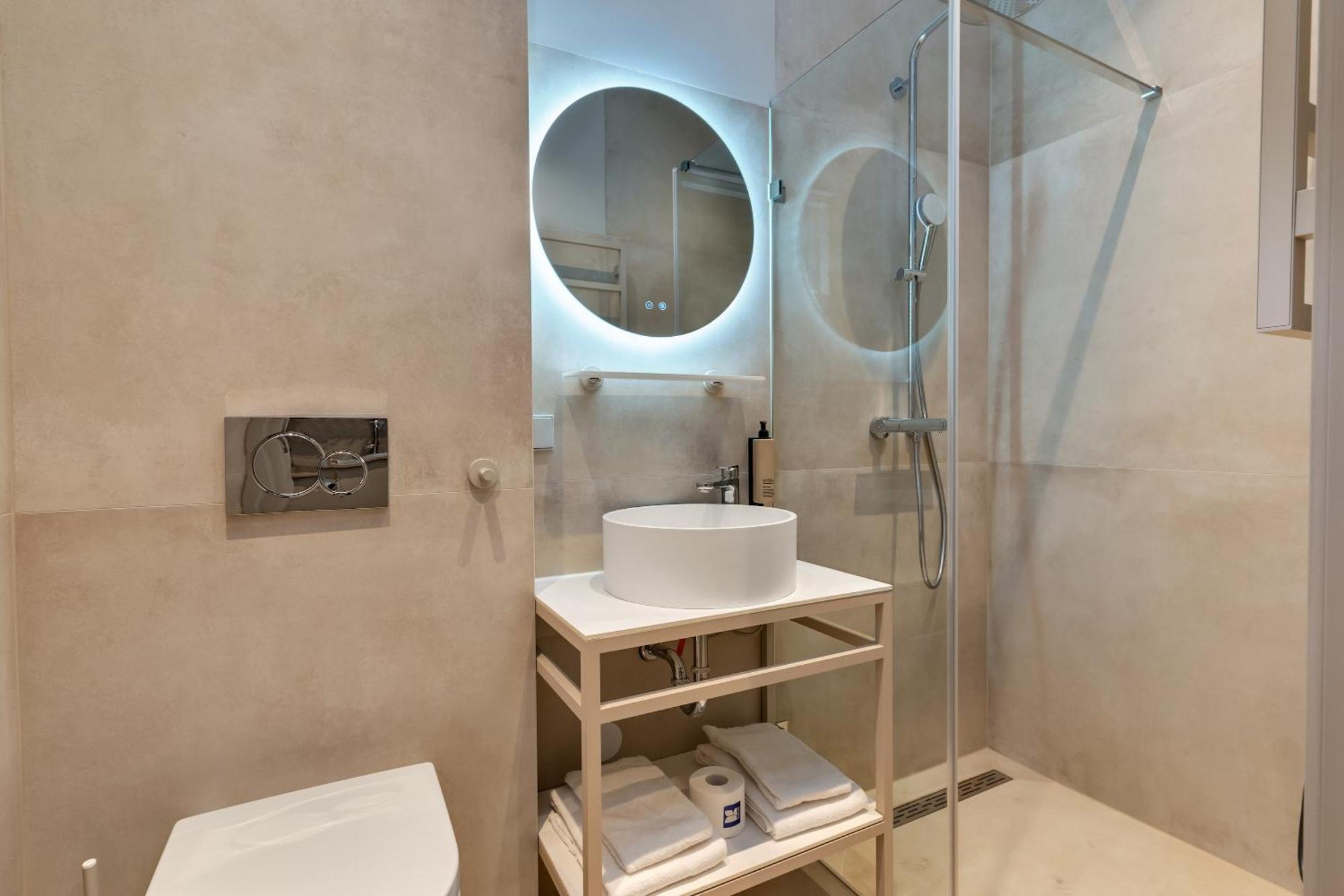 Hotel Kobalt - *
